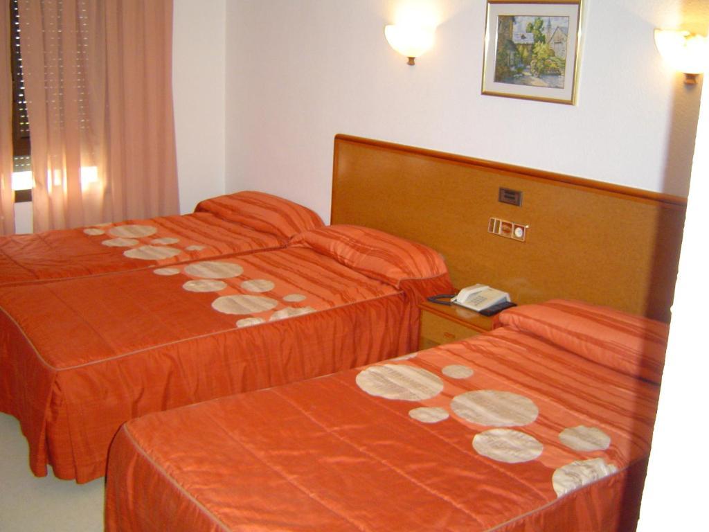 קלמוצ'ה Hotel Lazaro מראה חיצוני תמונה