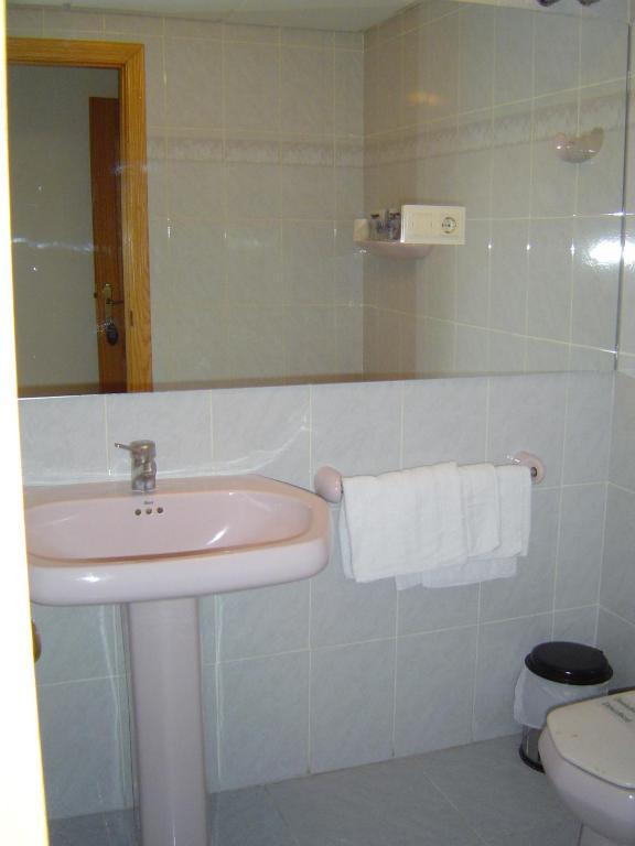 קלמוצ'ה Hotel Lazaro חדר תמונה