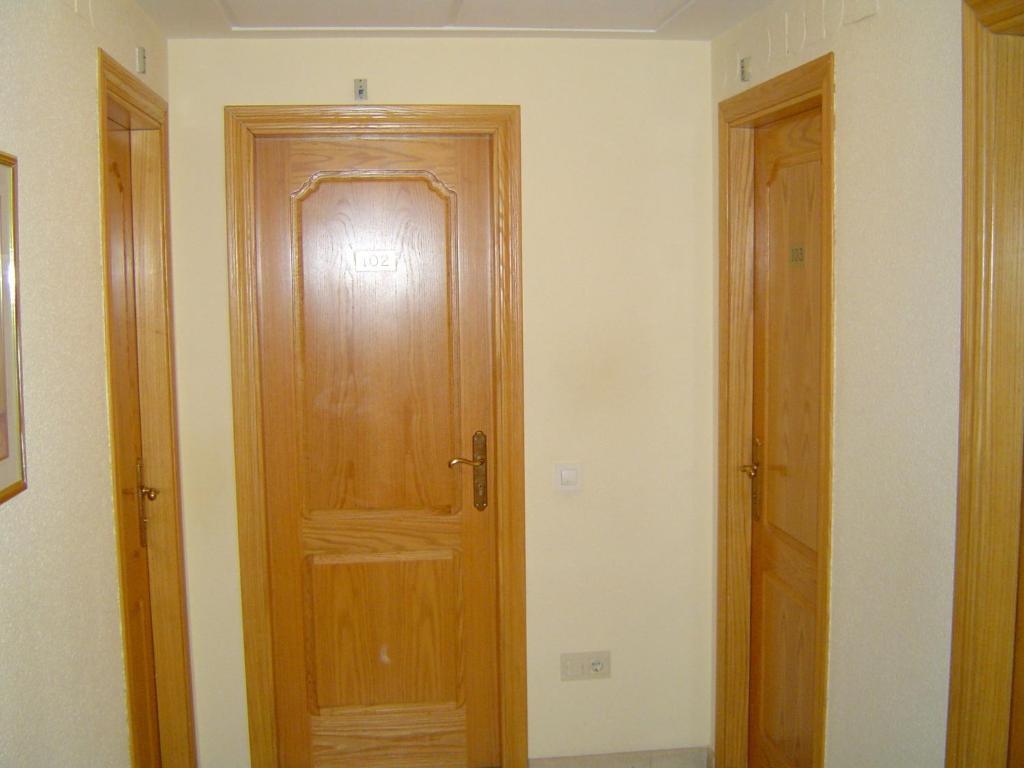 קלמוצ'ה Hotel Lazaro מראה חיצוני תמונה